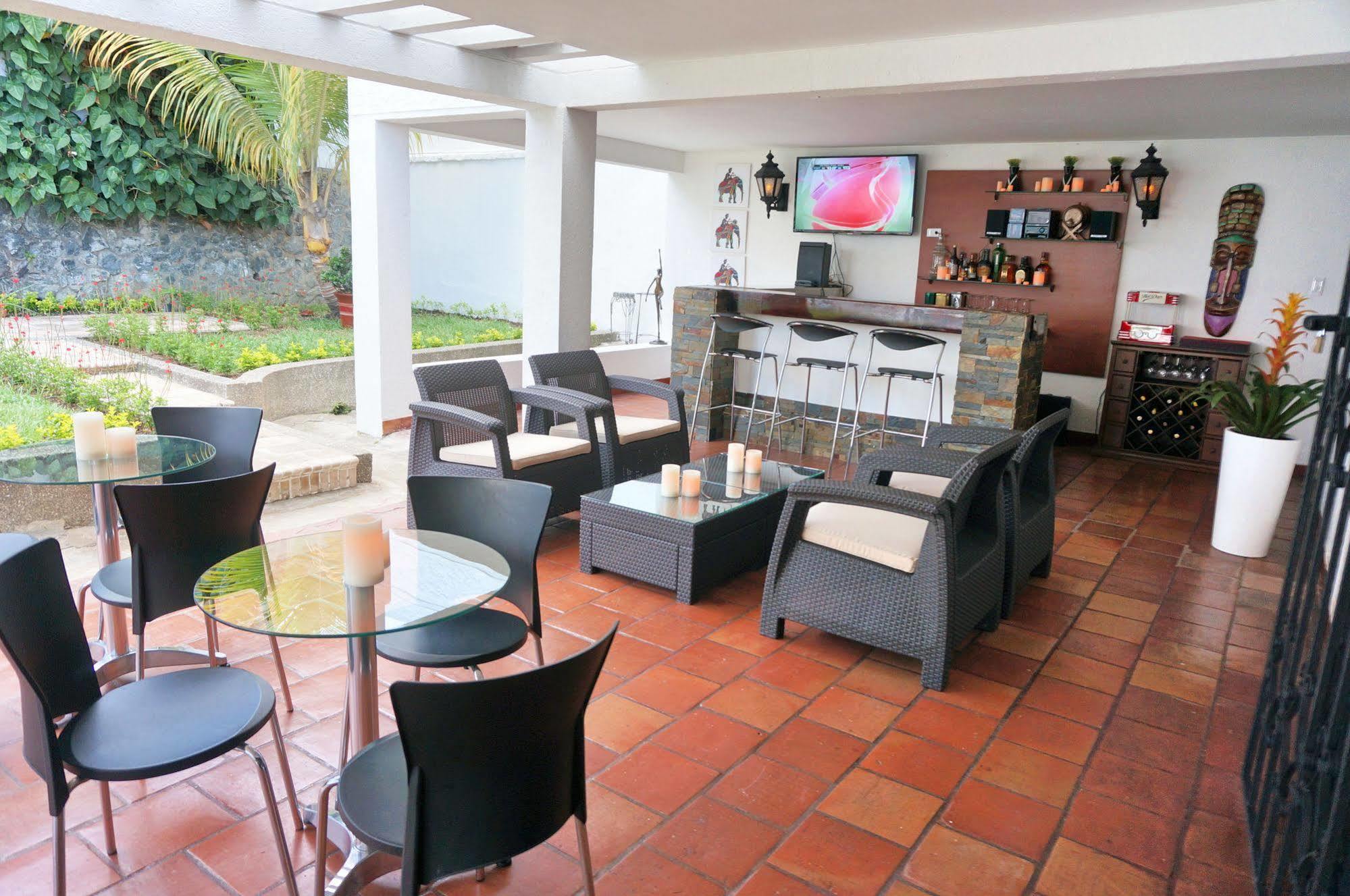 Urban Hotel Boutique Menga Luaran gambar