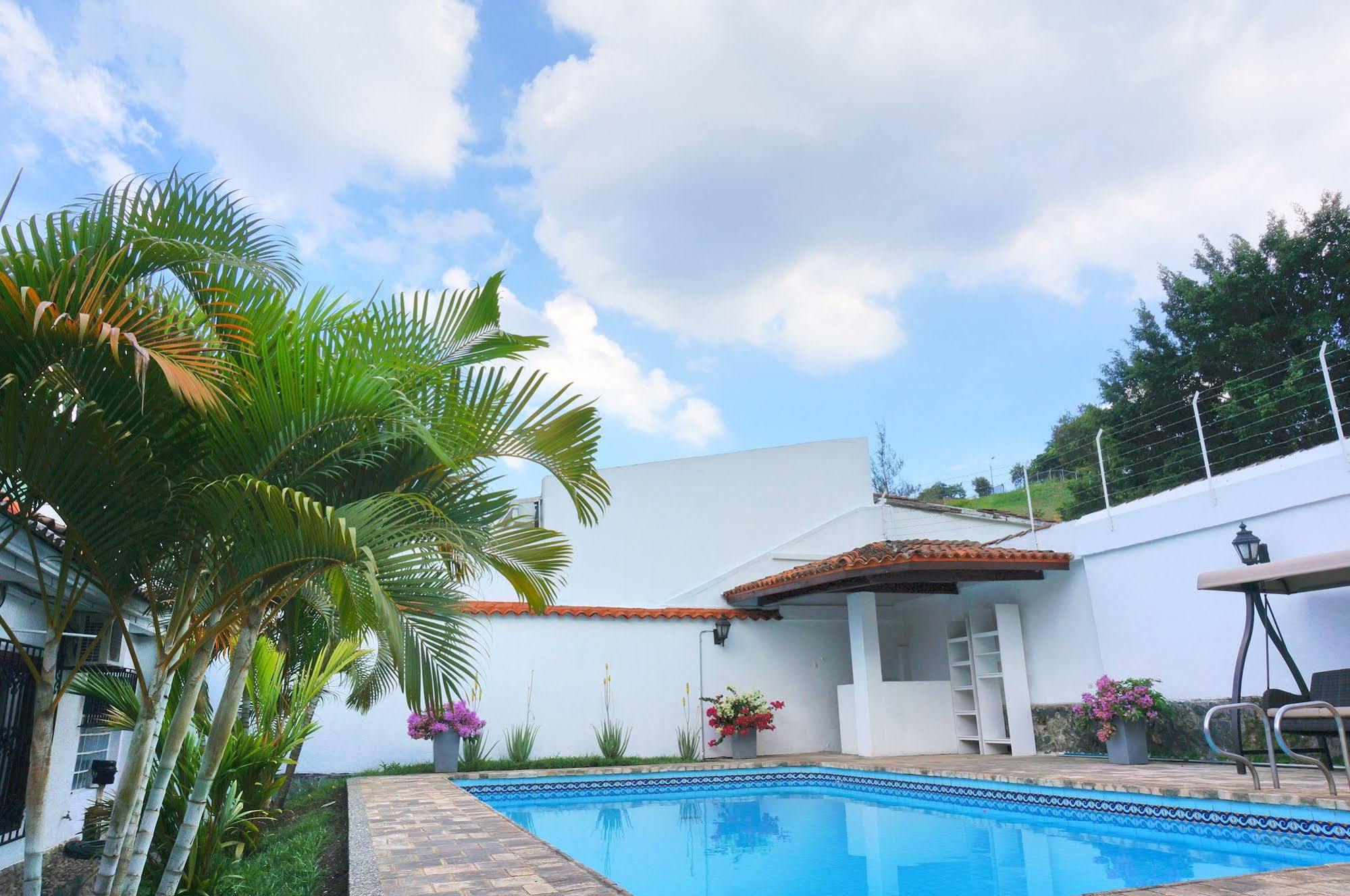 Urban Hotel Boutique Menga Luaran gambar