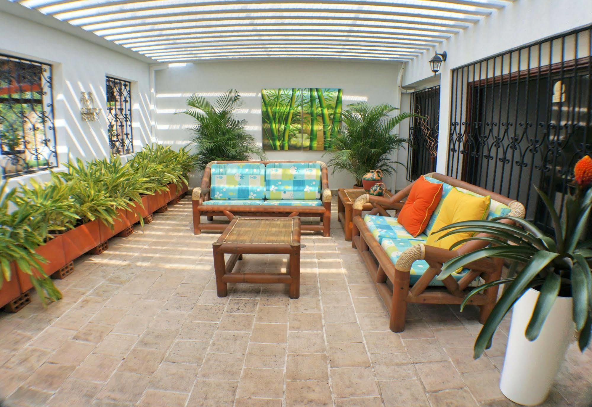 Urban Hotel Boutique Menga Luaran gambar